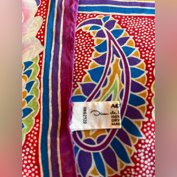 OSCAR De La RENTA Silk Scarf Brilliant Designer Floral 34x34” Made In Japan - Picture 11 of 15